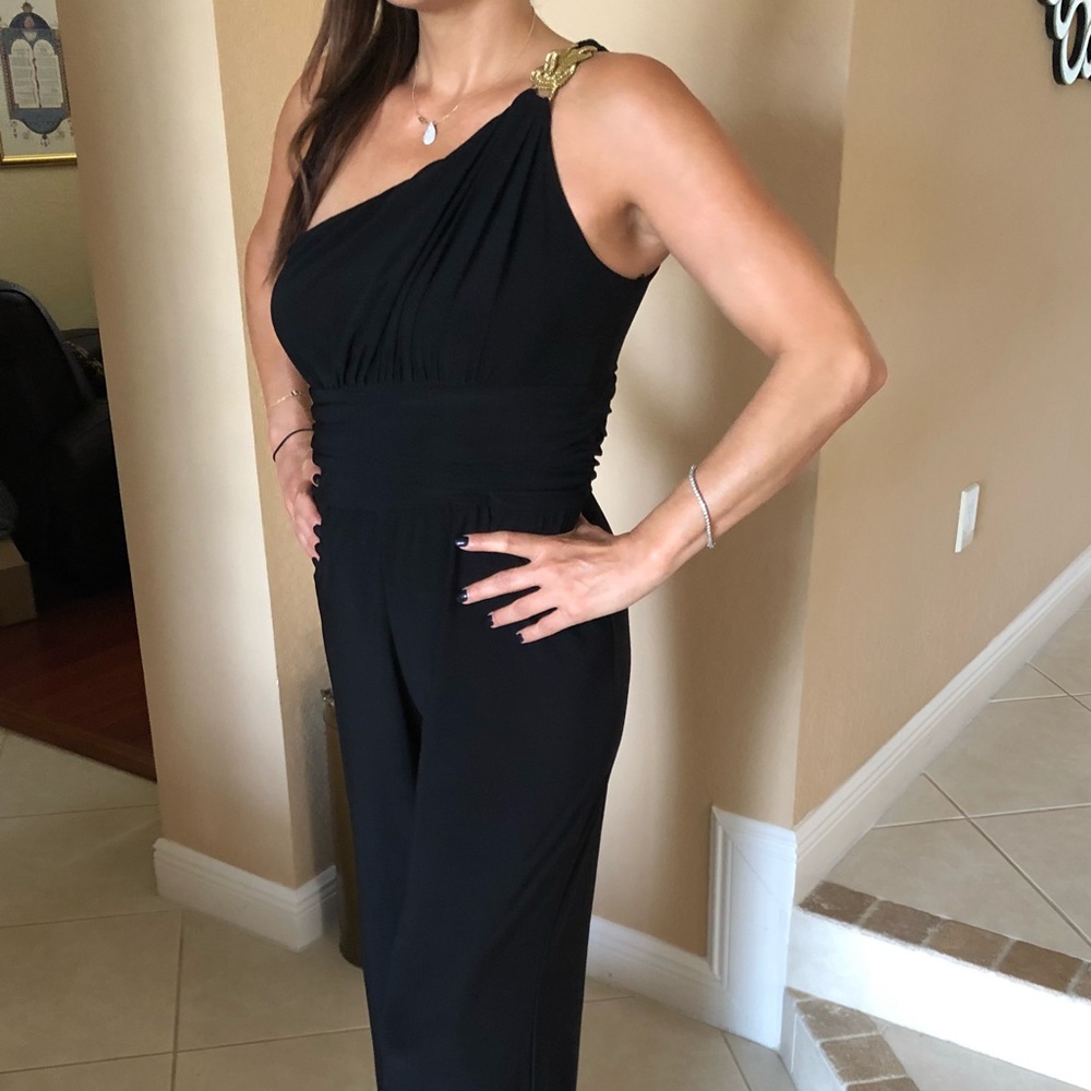 Beautiful Black Pants Romper Size 10 Unilateral